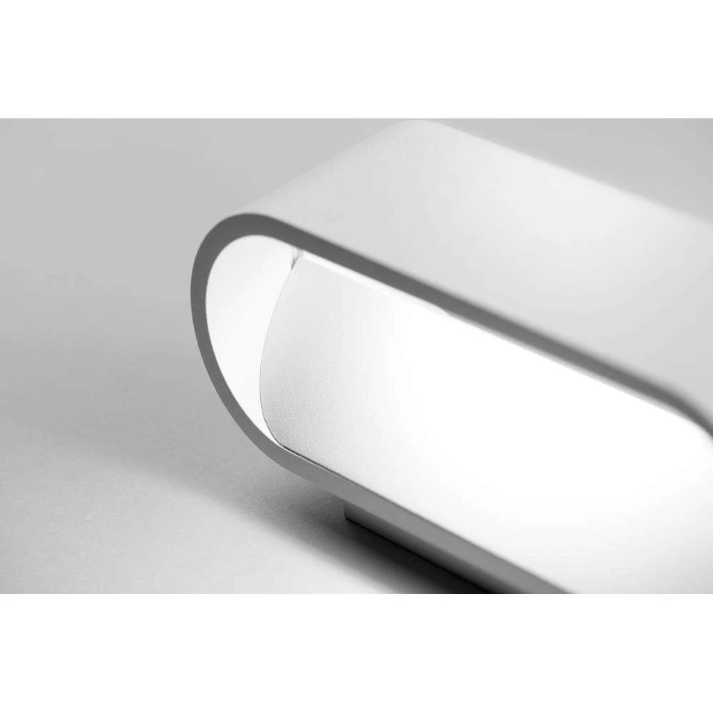 Aura W1 Wall Lamp Black - Light-Point