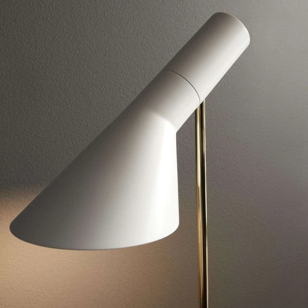 Arne jacobsen fashion aj table lamp