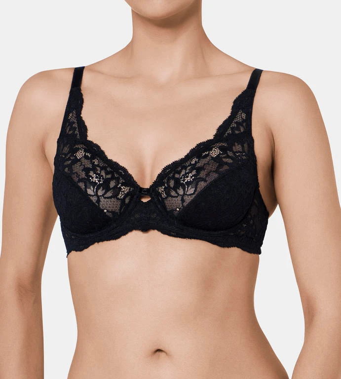 TRIUMPH • TRIUMPH AMOURETTE CHARM BRA W 0004 • Price €27.48