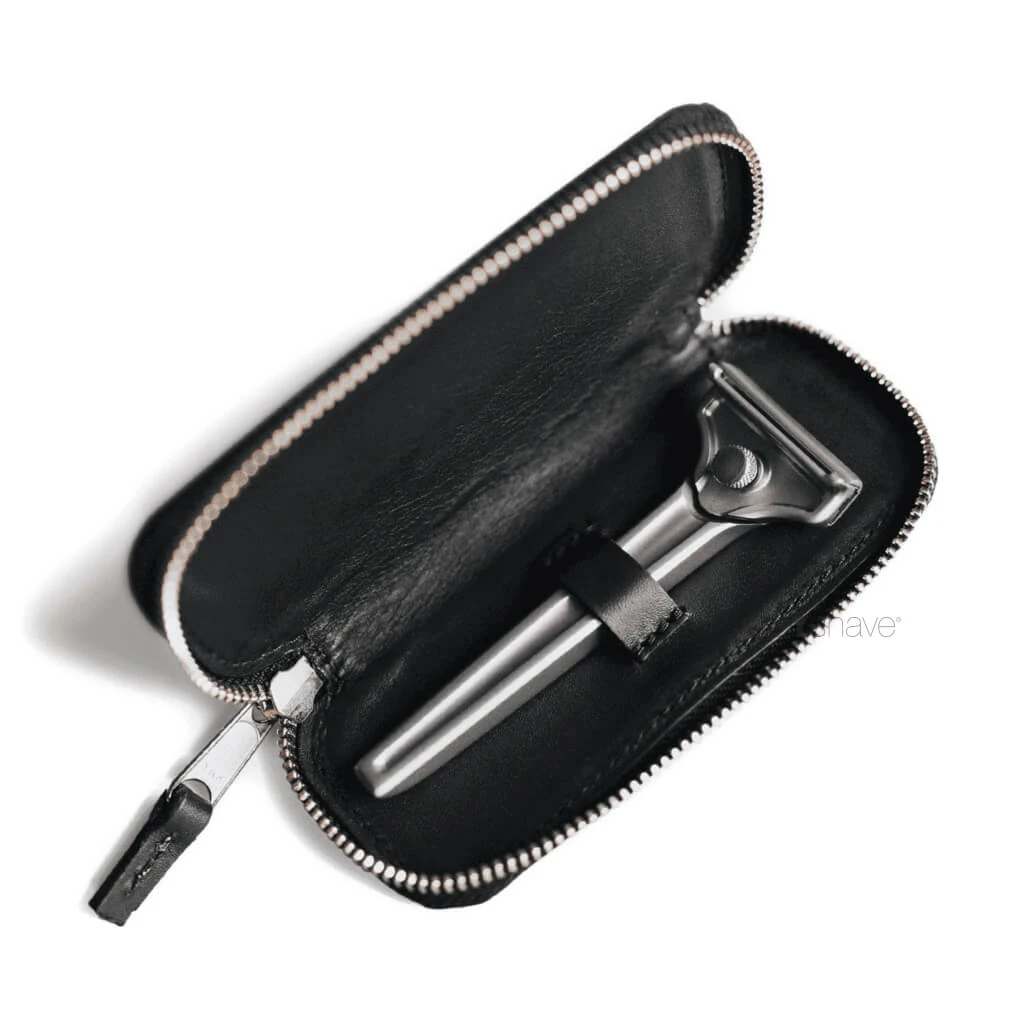 Travel case for razor in black leather from Supply
