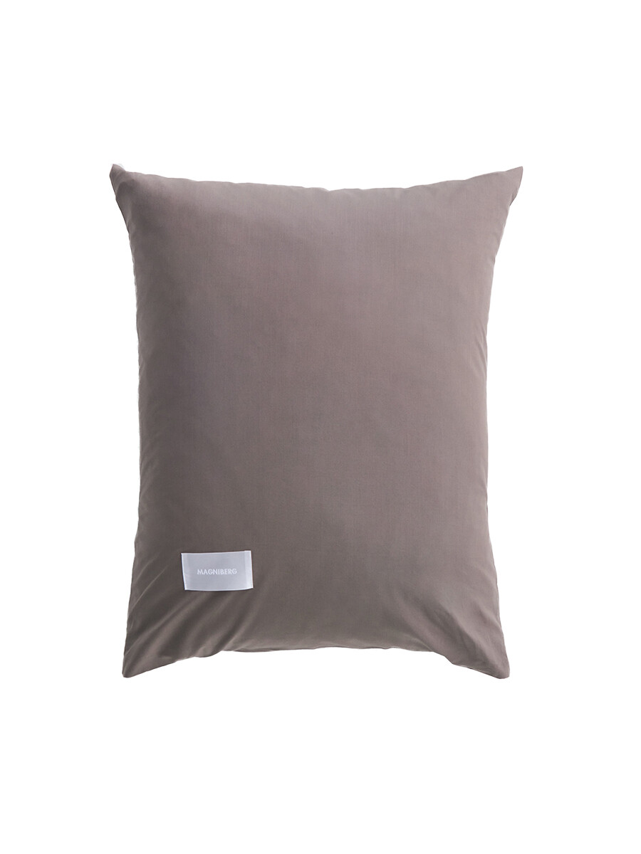 Pure Poplin Pillow Cover Single 60x63 cm fra Magniberg (Mud)