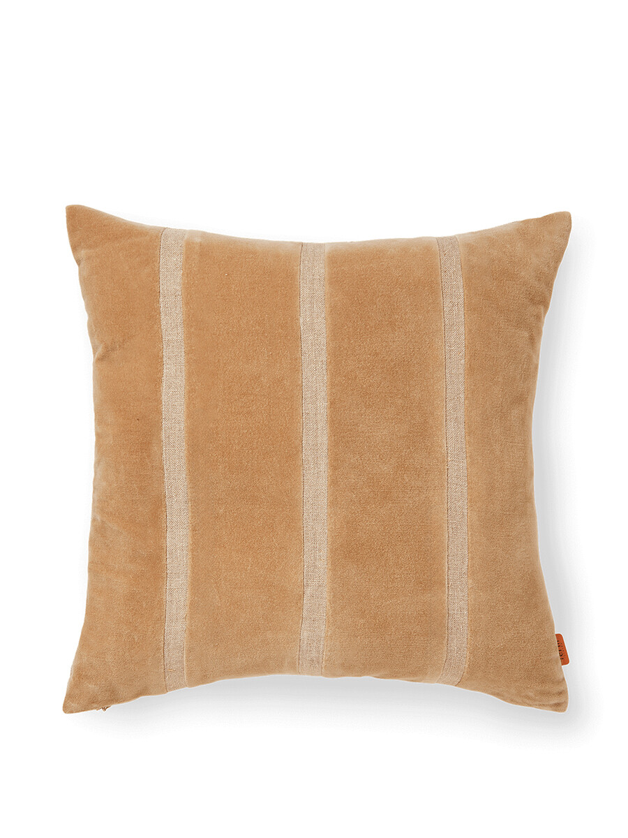 Senti Stripe Cushion fra Ferm Living (Dark Sand)