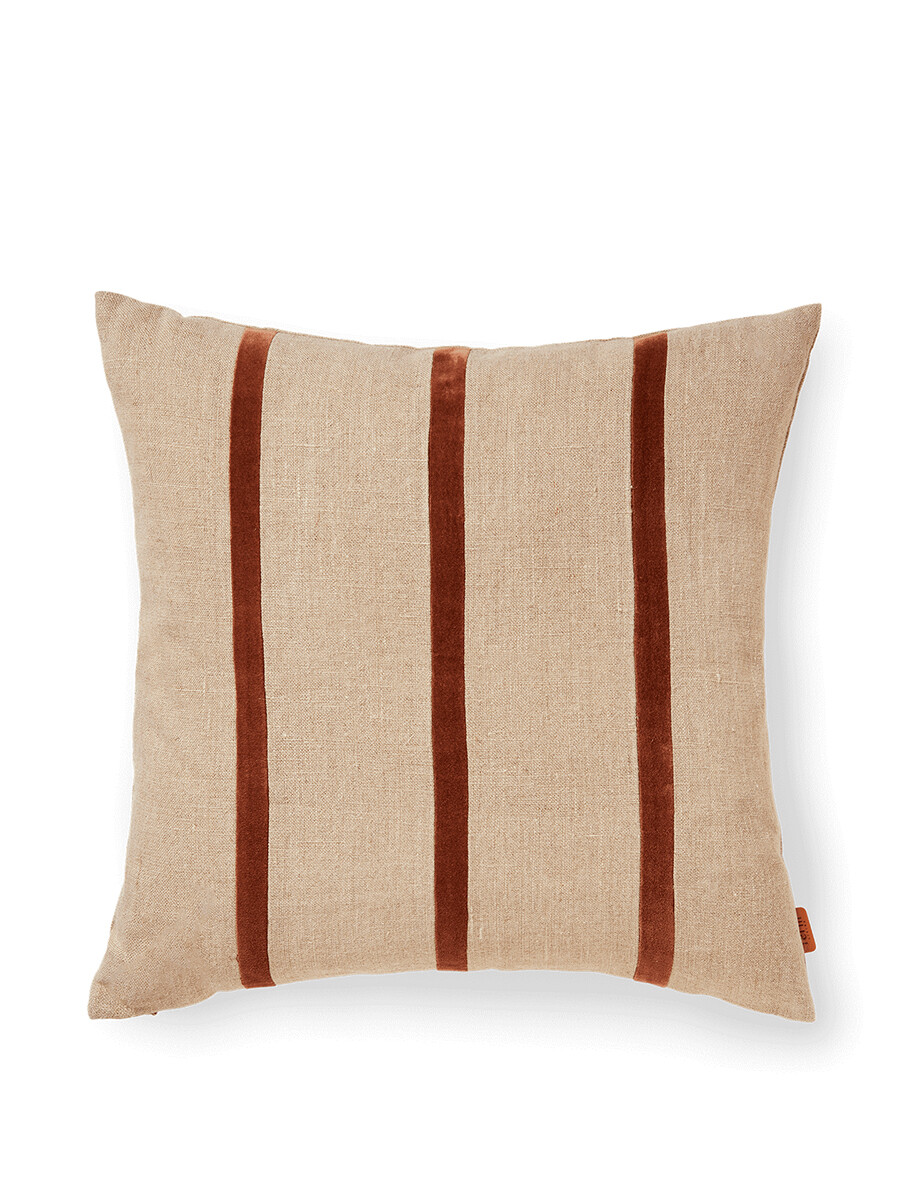 Senti Stripe Cushion fra Ferm Living (Carob Brown)