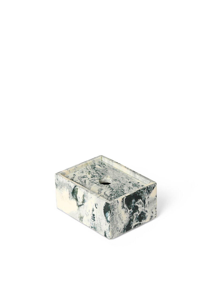 Mist Box, 7,5 x 10 cm fra Ferm Living (Emerald Off-white)