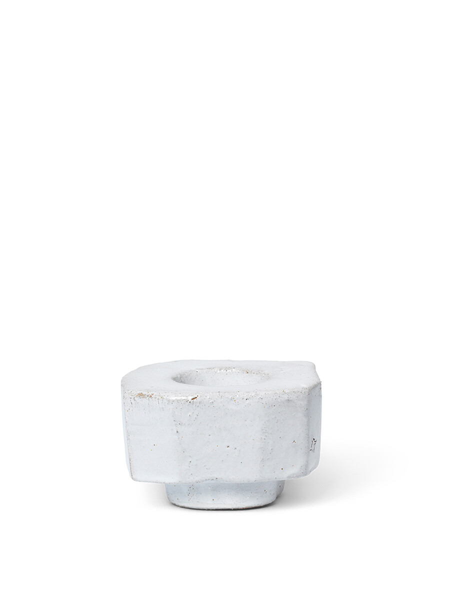 Kurinu Candle Holder fra Ferm Living (White)