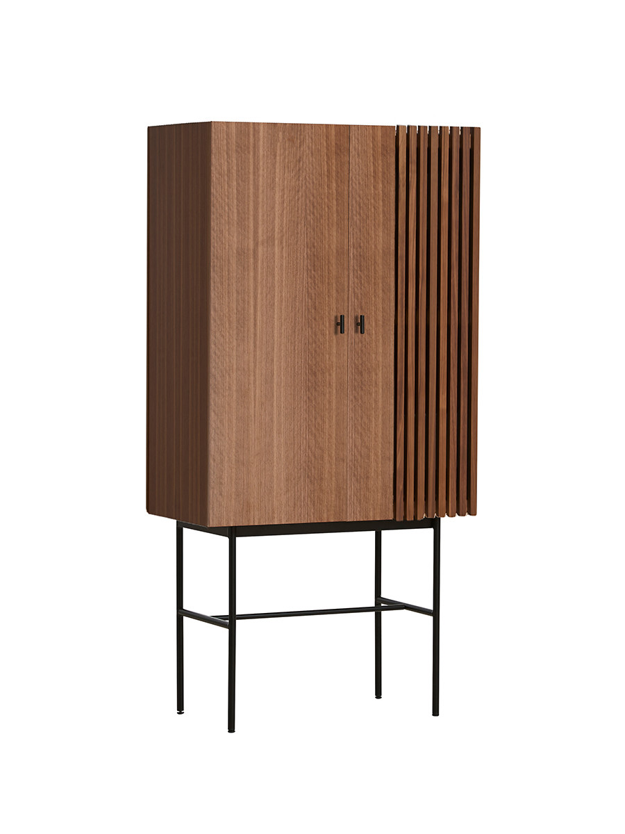 Array Highboard fra Woud (Walnut)