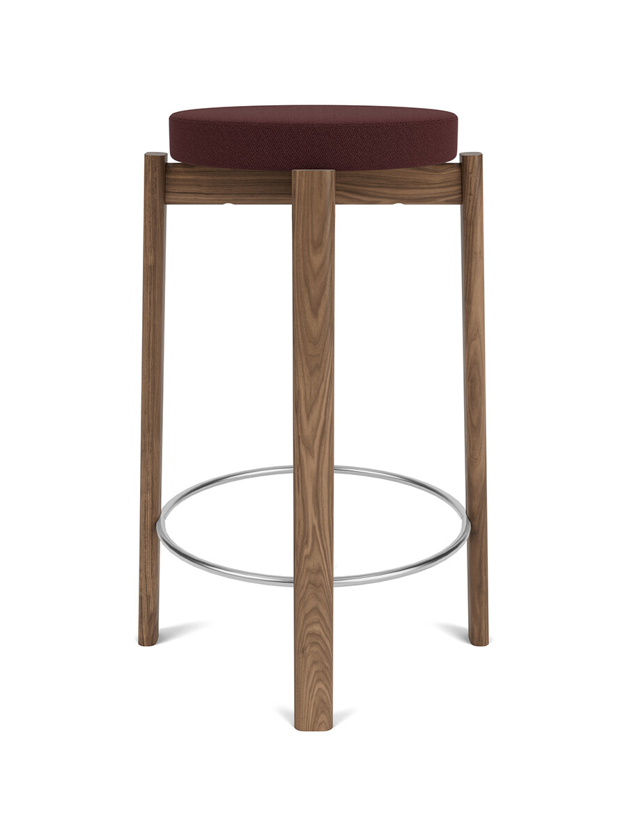 Passage Counter Stool, upholstered fra Audo Copenhagen (Walnut / Vidar 0693)