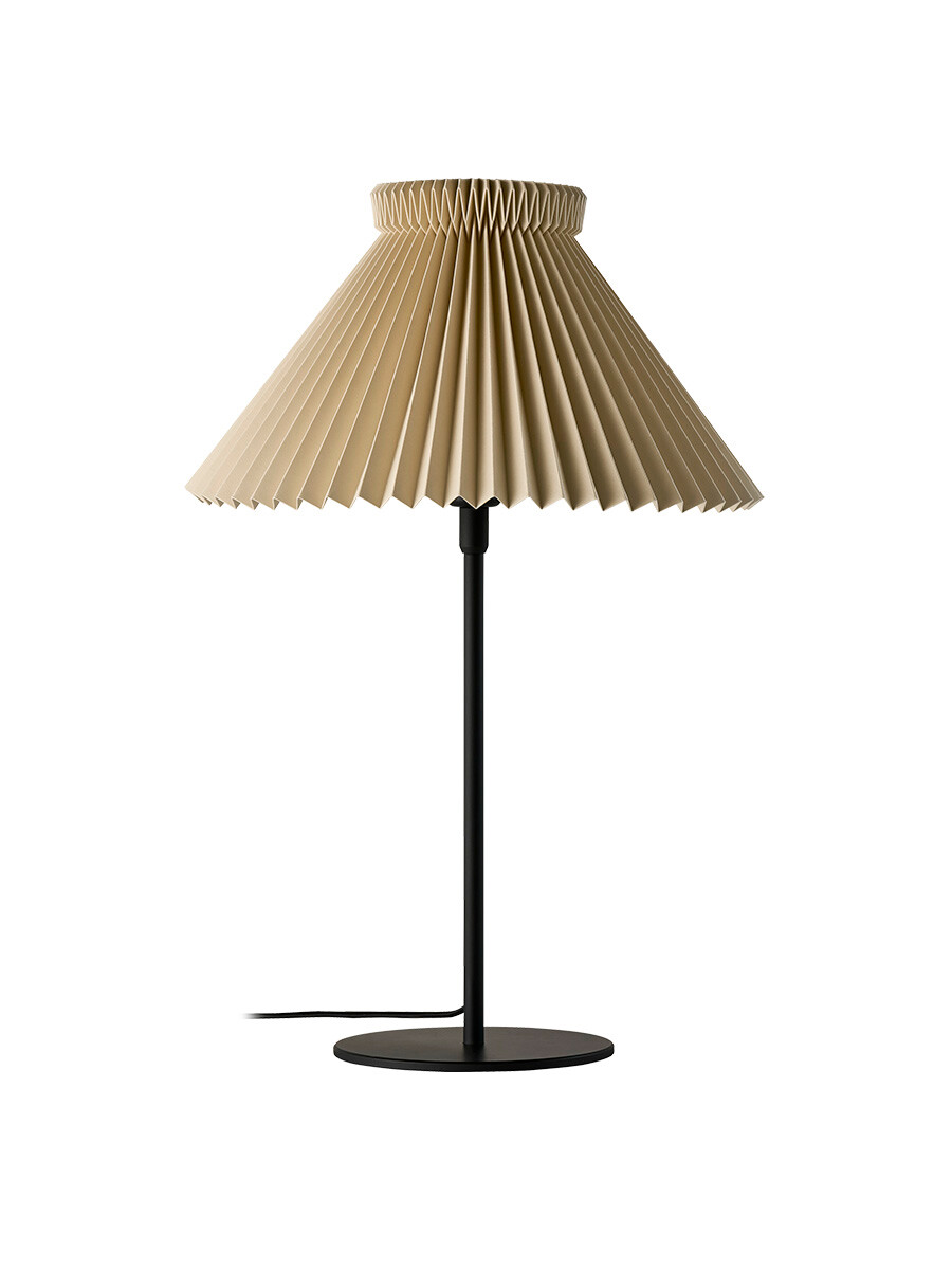 334T Bordlampe, buttermilk fra Le Klint