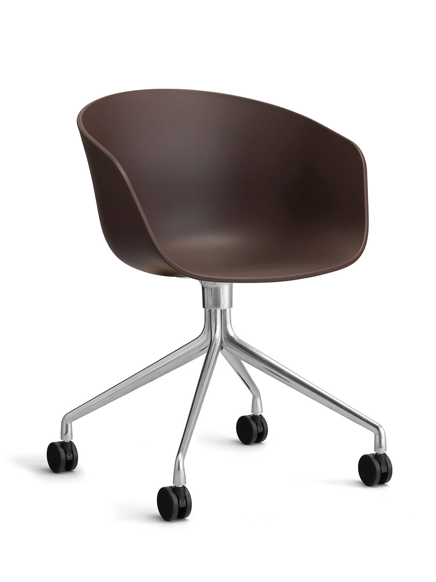 About a Chair AAC 24 fra Hay (Poleret aluminium, Raisin)