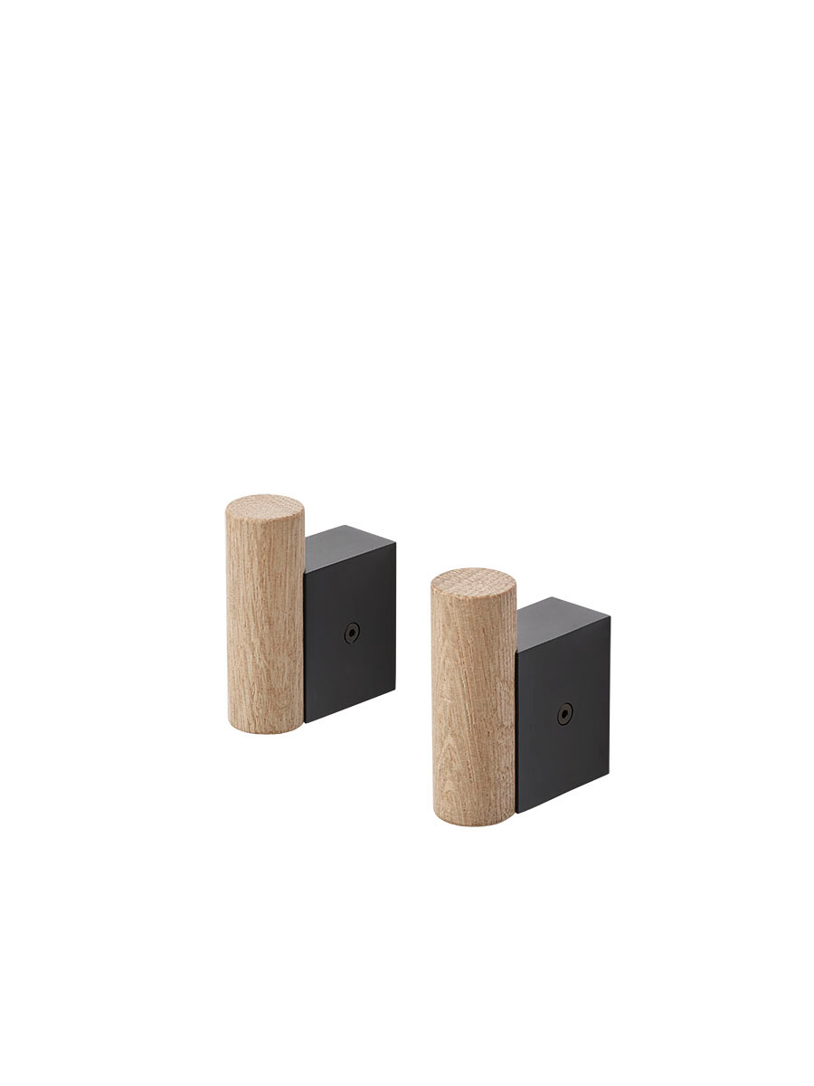 Attach Coat Hooks, 2 stk. fra Muuto (Black / oak)