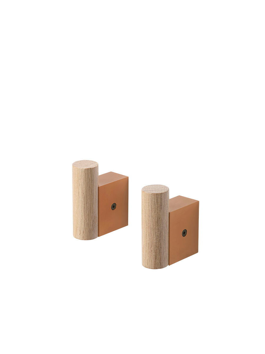 Attach Coat Hooks, 2 stk. fra Muuto (Burnt orange / oak)