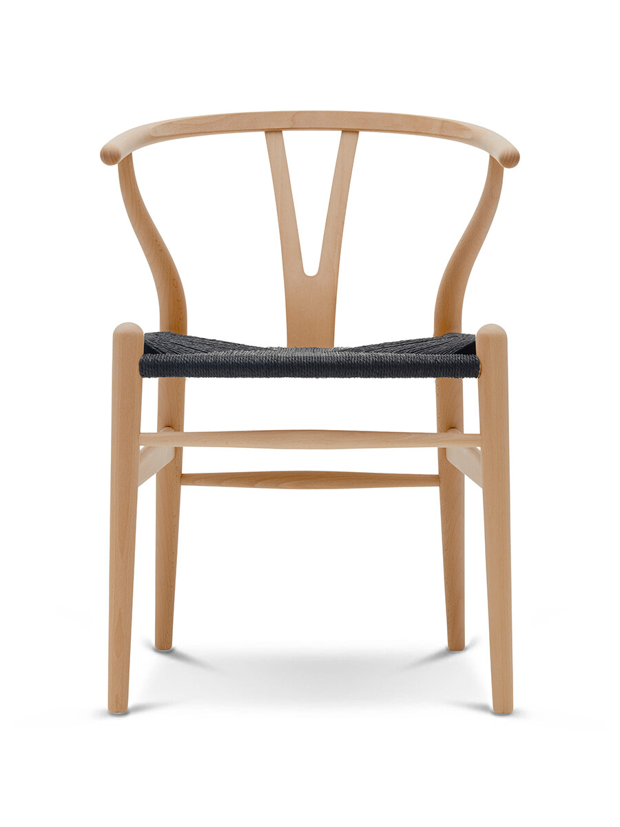 Y-stol CH24, Bøg lak med sort flet af Hans J. Wegner