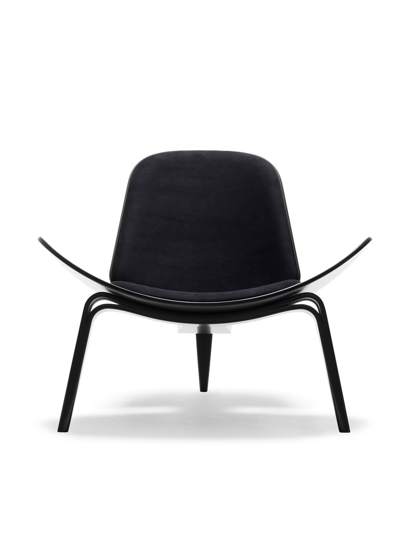 CH07 Skalstol, farvet af Hans J. Wegner (Black, Eg/stofgruppe 1)