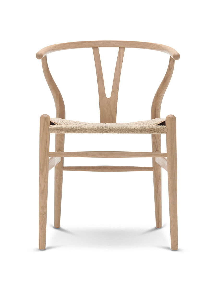 Y-stol CH24, Eg hvidolie af Hans J. Wegner