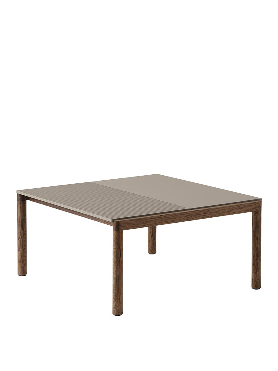 Couple Coffee Table, 80 x 84 cm fra Muuto (Taupe / Dark Oiled Oak, Wavy)