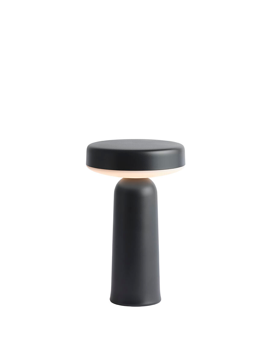 Ease Portable Lamp fra Muuto (Black)