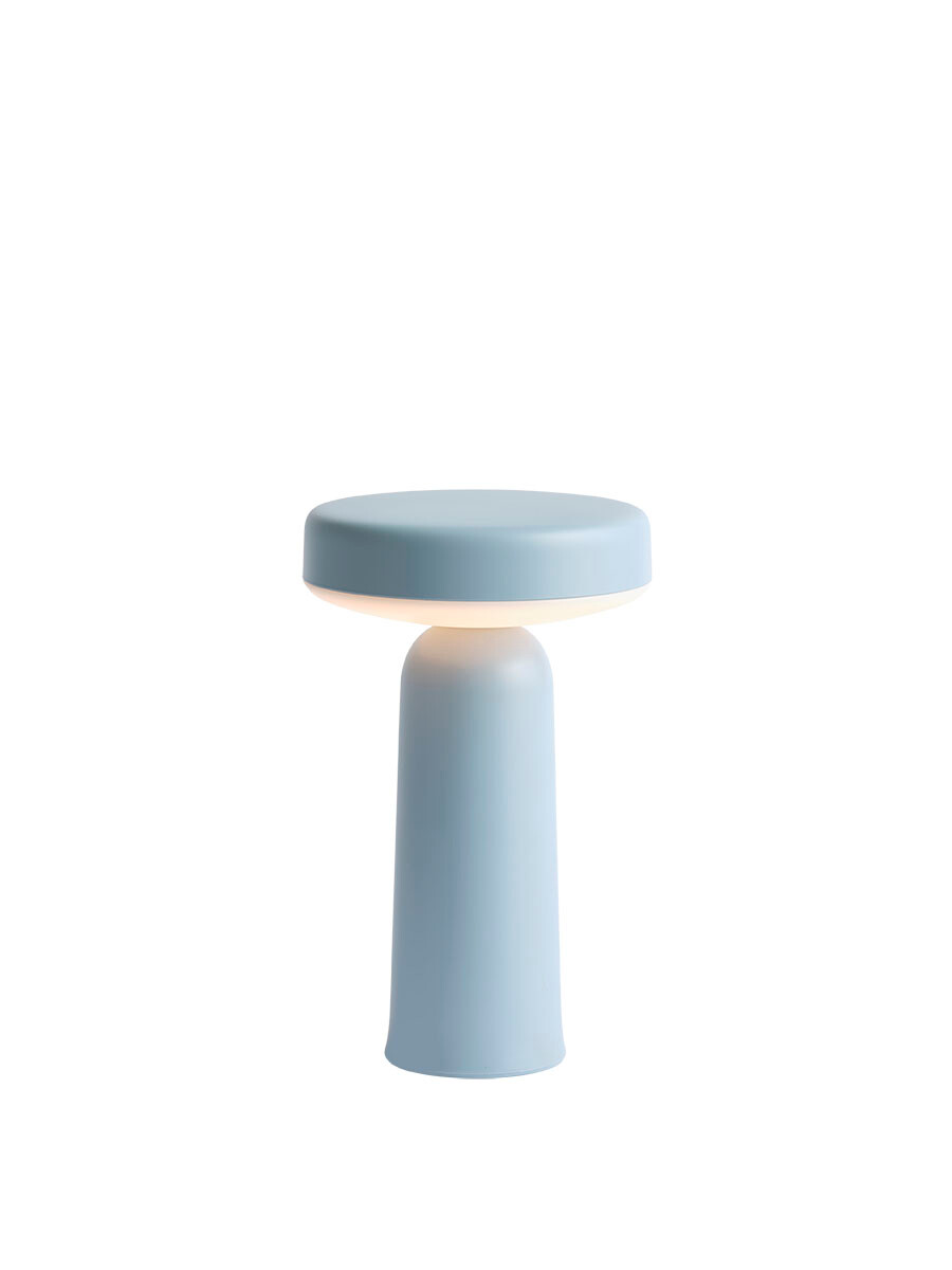 Ease Portable Lamp fra Muuto (Light blue)