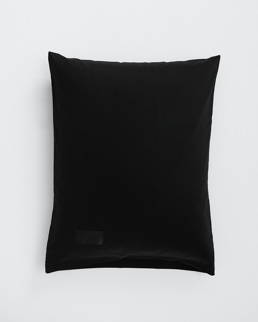 Pure Sateen Pillow Cover 63x60 cm fra Magniberg (Black)