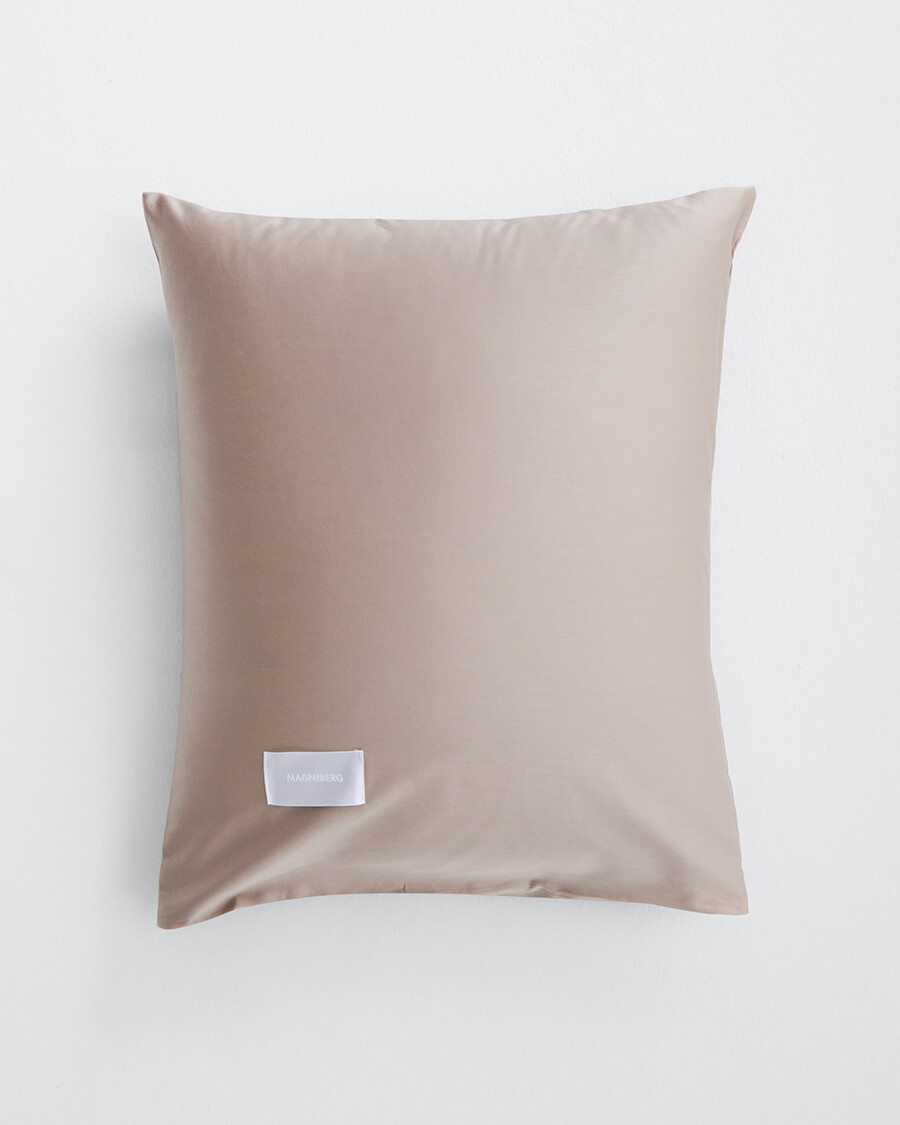 Pure Sateen Pillow Cover 50x70 cm fra Magniberg (Clay)