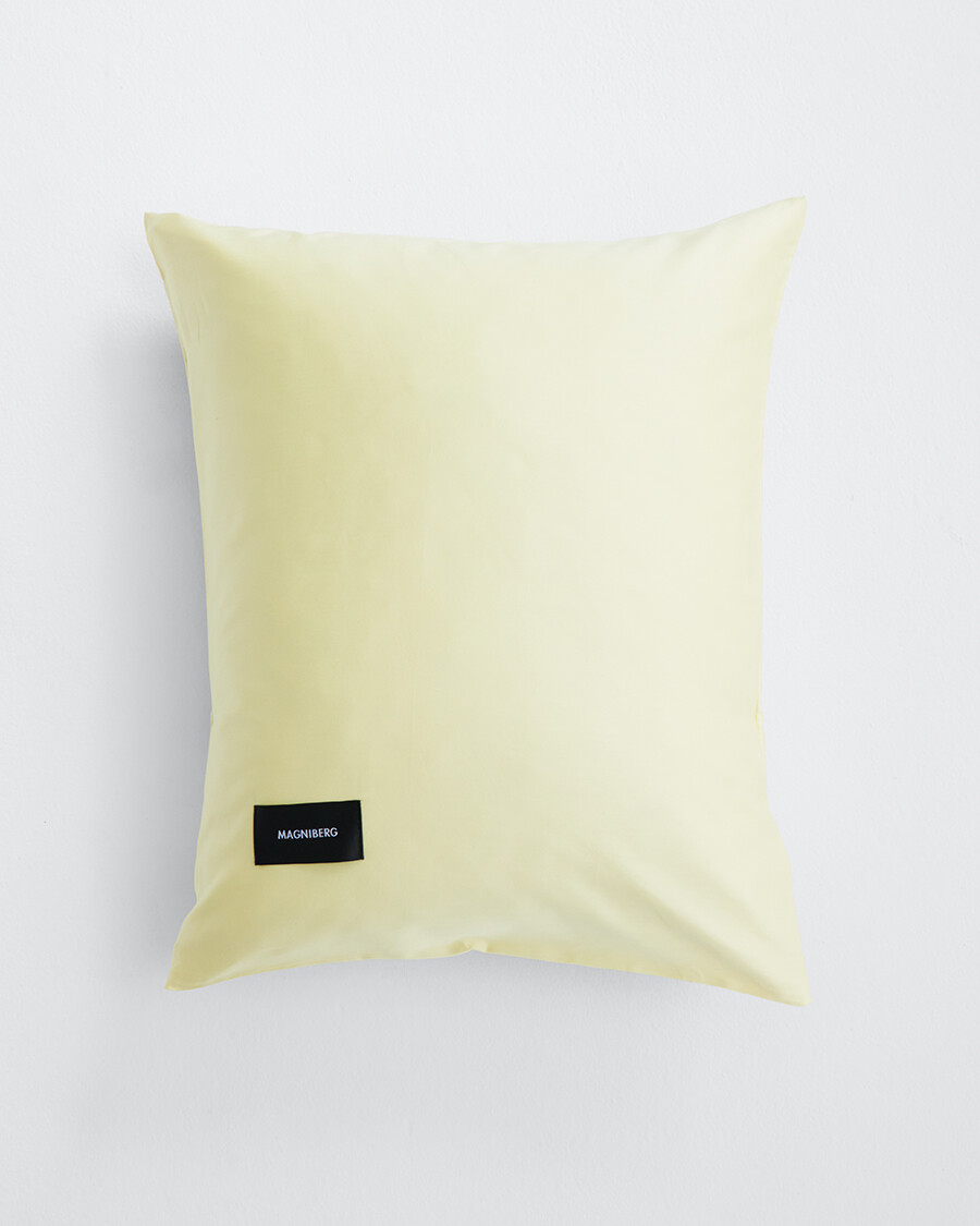 Pure Sateen Pillow Cover 63x60 cm fra Magniberg (Lemonade)