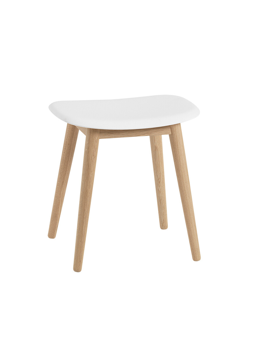 Fiber Stool Wood fra Muuto (Natural white/ oak base)