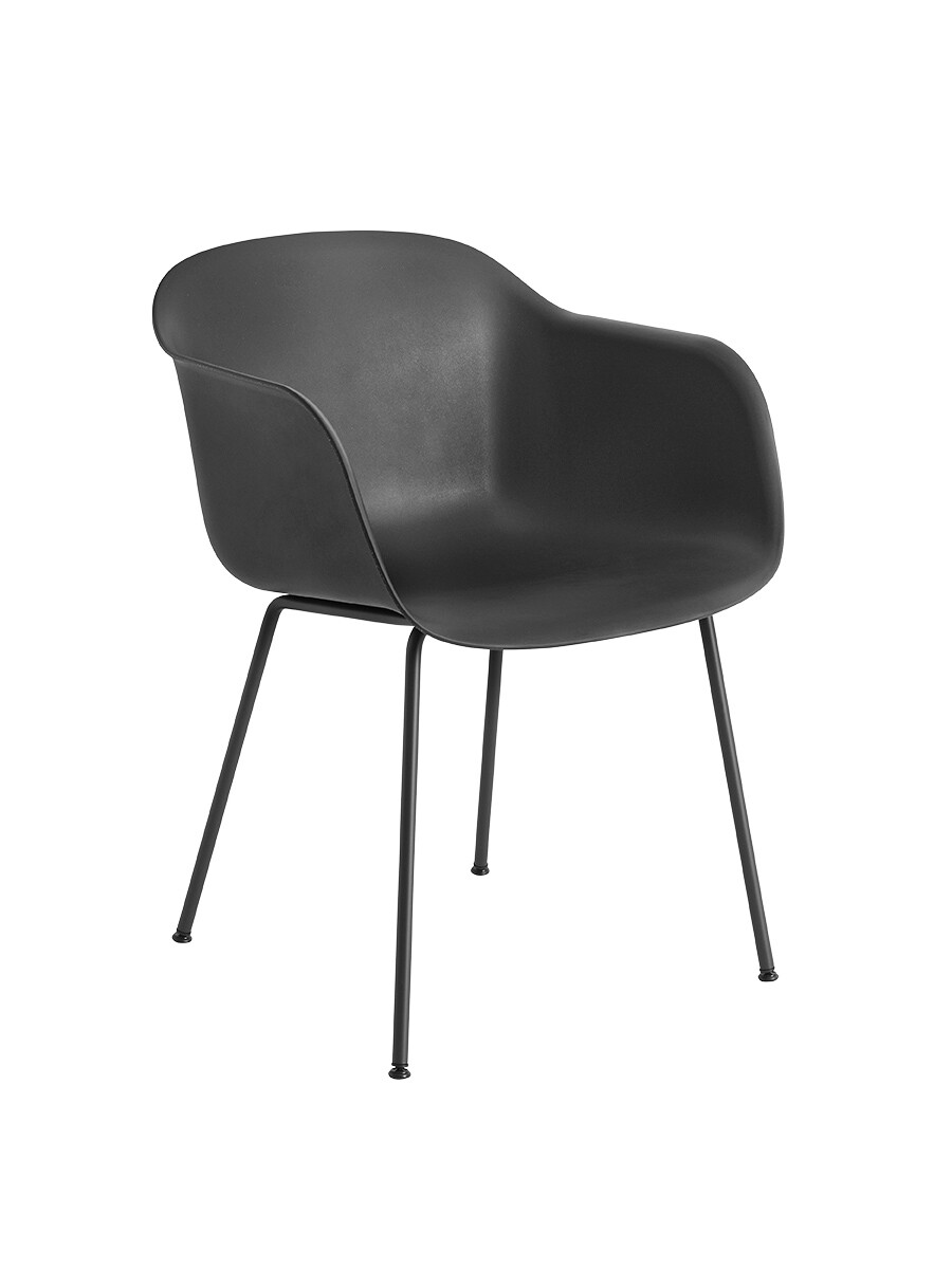 Fiber armchair Tube fra Muuto (Black/ black base)