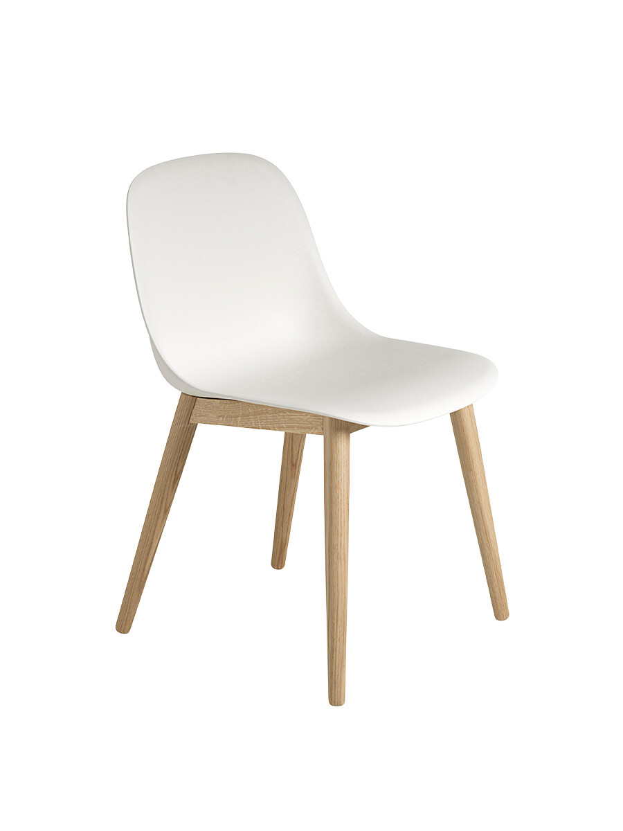 Fiber side chair wood fra Muuto (Natural white/ oak base)