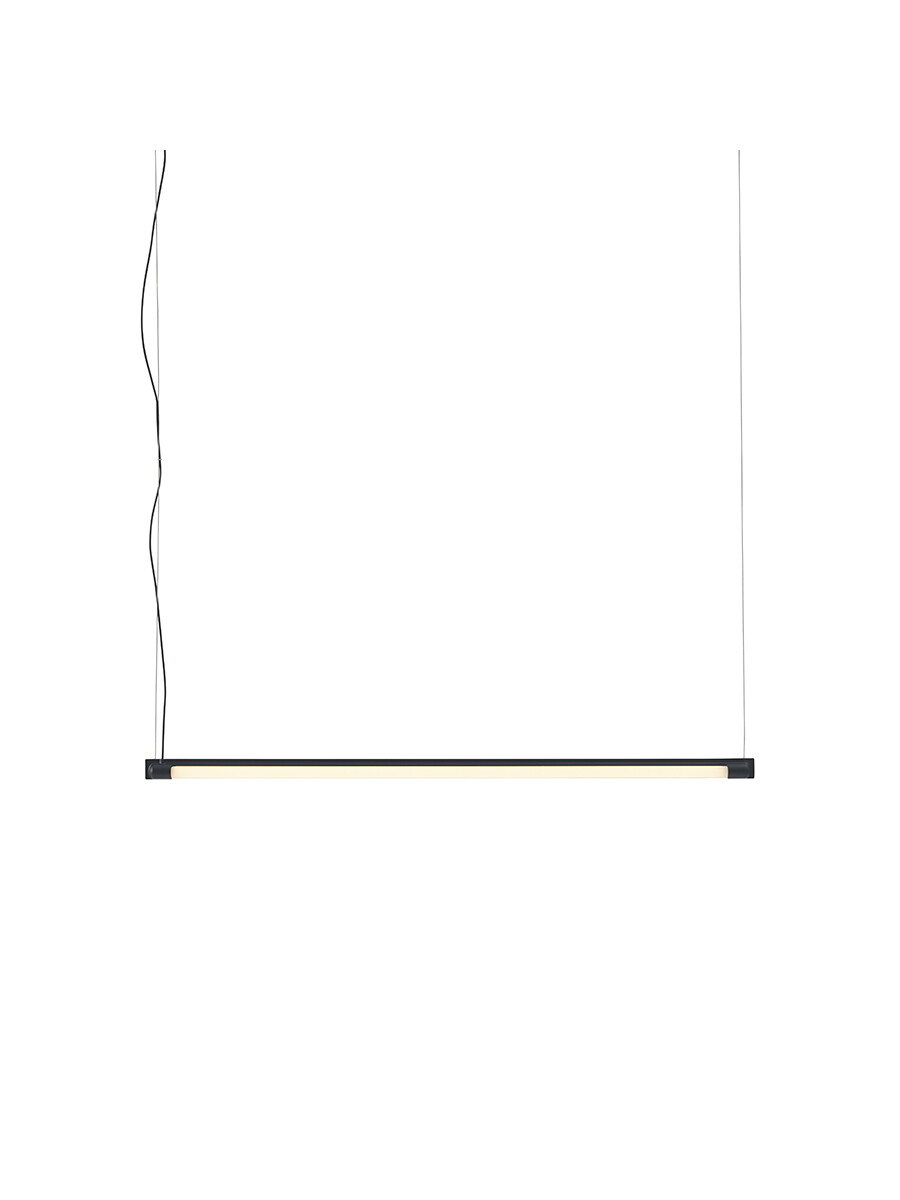 Fine Suspension Lamp, 90 cm fra Muuto (Black)