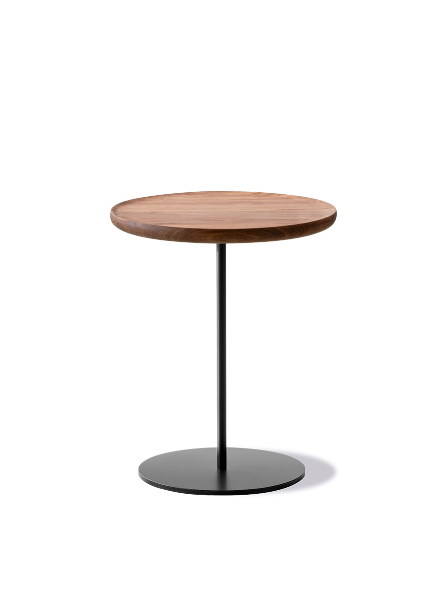 Pal Table Ø37,5 fra Fredericia Furniture (H: 38 cm, Sort lak, Sort)