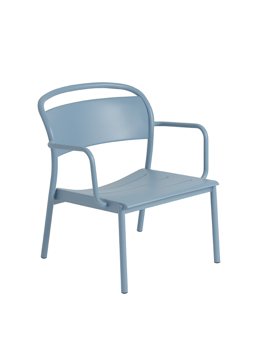 Linear Steel Lounge Chair fra Muuto (Pale blue)