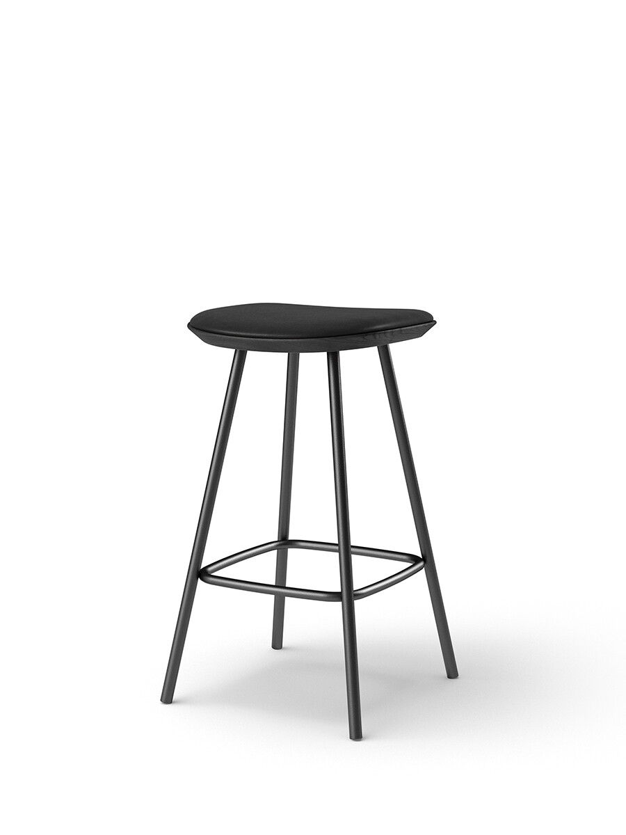 Pauline Counter Stool m. Metalben, sortlakeret eg fra Brdr. Krüger (Savanne, black leather)