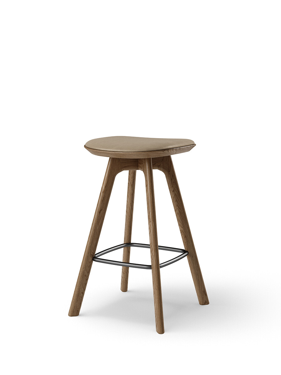 Pauline Counter Stool m. Træben, røget eg fra Brdr. Krüger (Spectrum, almond leather)