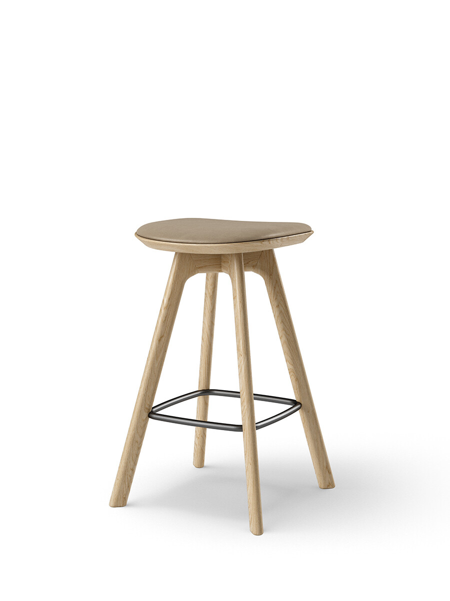 Pauline Counter Stool m. Træben, olieret eg fra Brdr. Krüger (Spectrum, almond leather)