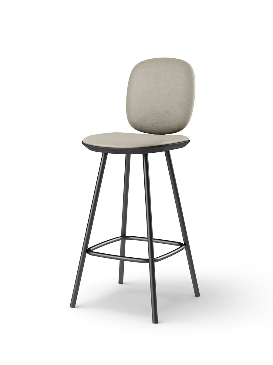 Pauline Comfort Counter Stool m. Metalben, sortlakeret eg fra Brdr. Krüger (Spectrum, oyster leather)