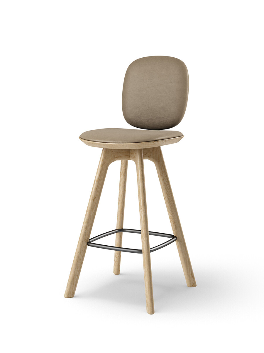 Pauline Comfort Counter Stool m. Træben, olieret eg fra Brdr. Krüger (Spectrum, almond leather)