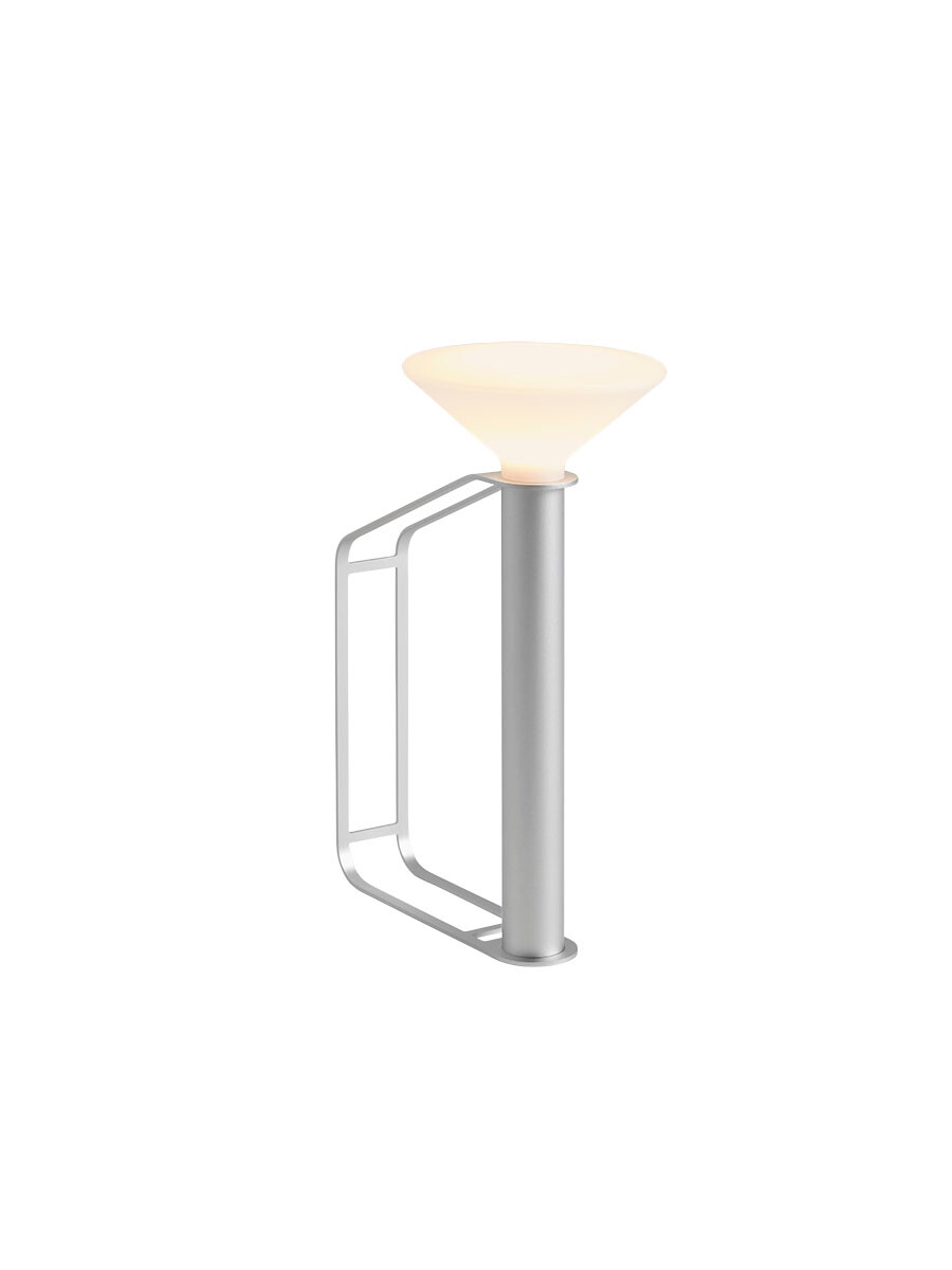 Piton Portable Lamp fra Muuto (Aluminium)