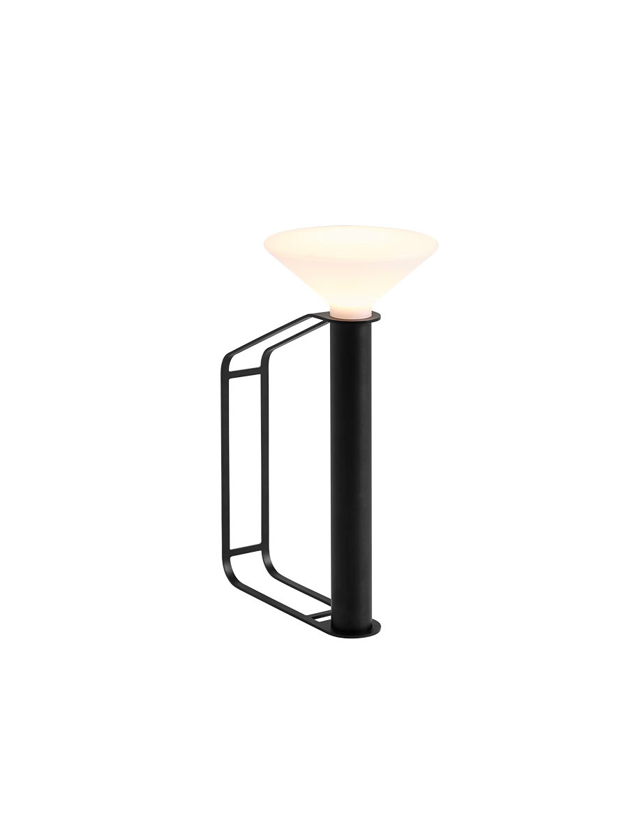 Piton Portable Lamp fra Muuto (Black)