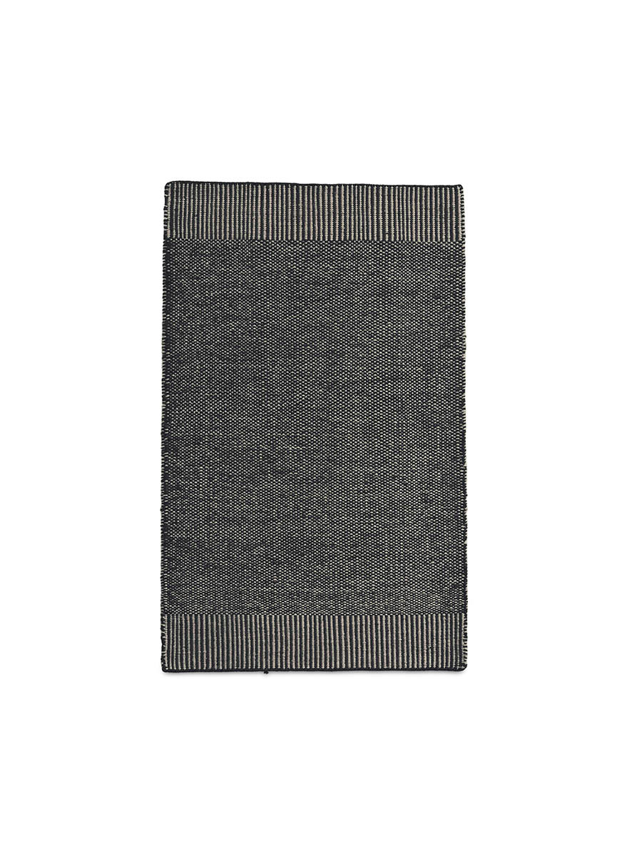 Rombo Rug, grey fra Woud (Small)