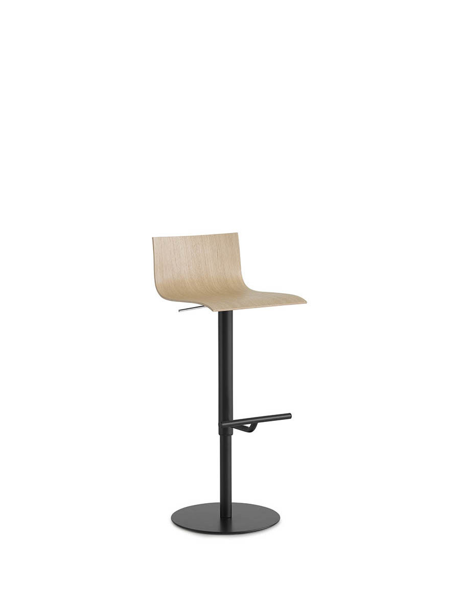 THIN barstol fra Lapalma (Pulverlakeret sort, Hvidpigmenteret egetræ)