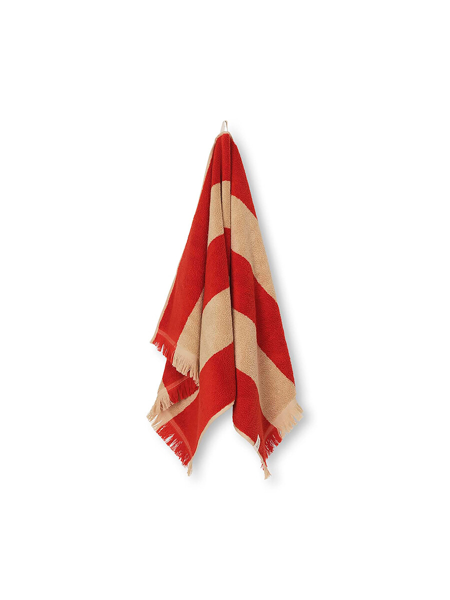 Alee Hand Towel, light camel/red fra Ferm Living