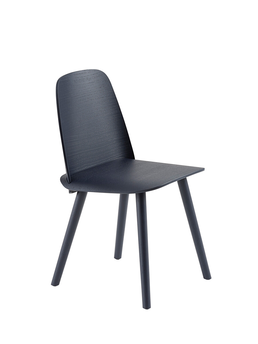 Nerd stol fra Muuto (Midnight blue)