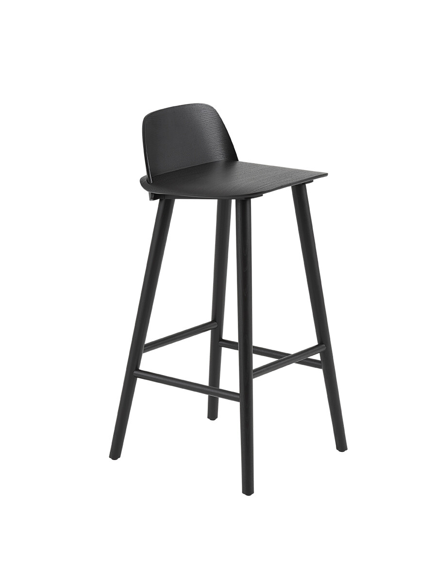 Nerd Bar Stool fra Muuto (Black)