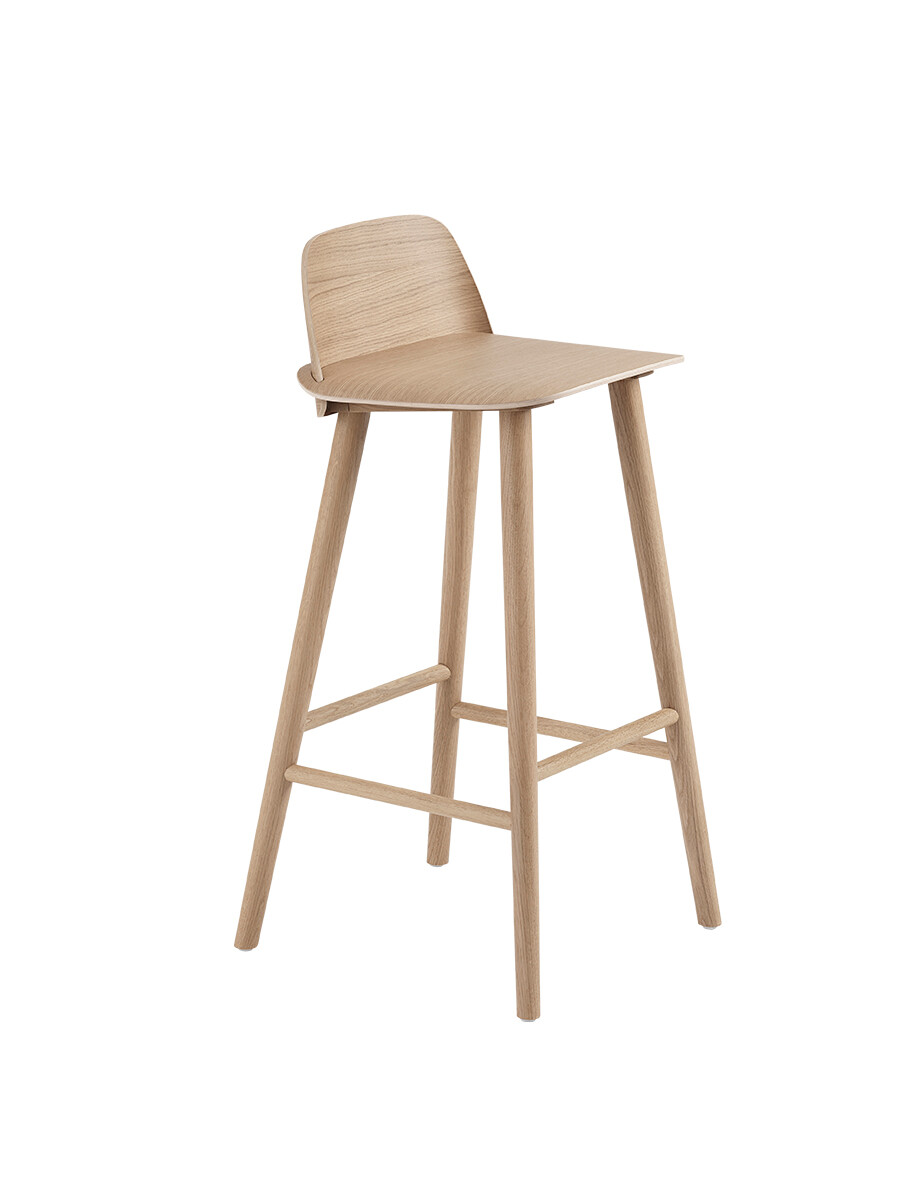 Nerd Bar Stool fra Muuto (Oak)