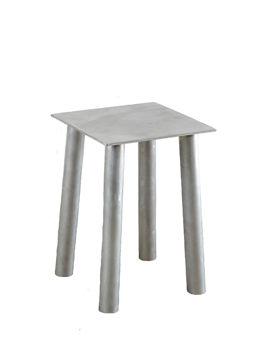 P-L 02 Stool fra NIKO JUNE