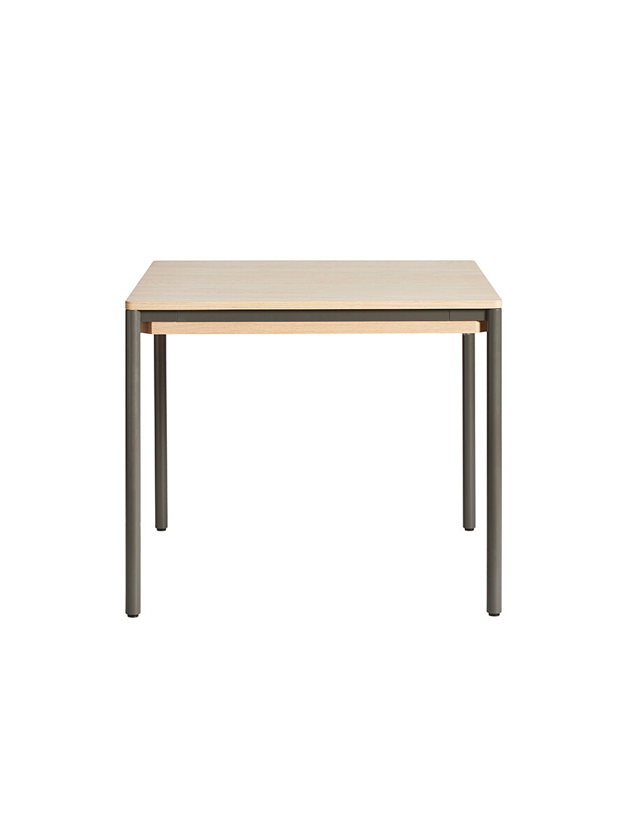 Piezas Dining Table fra Woud (85 x 85 cm)