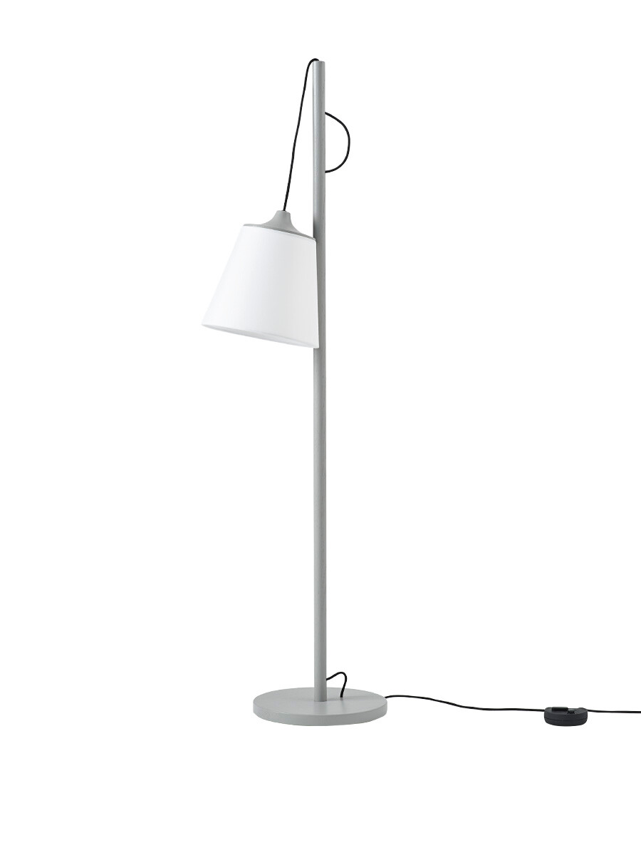 Pull Floor Lamp fra Muuto (Grey)