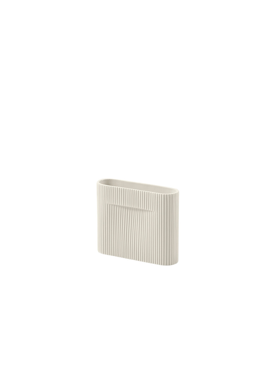 Ridge Vase fra Muuto (Off white, H16,5 cm)