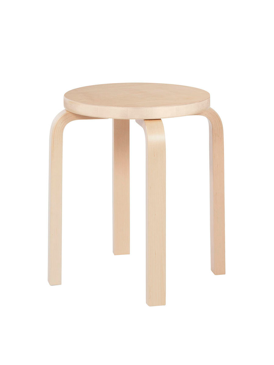 Stool E60, lakeret birk fra Artek