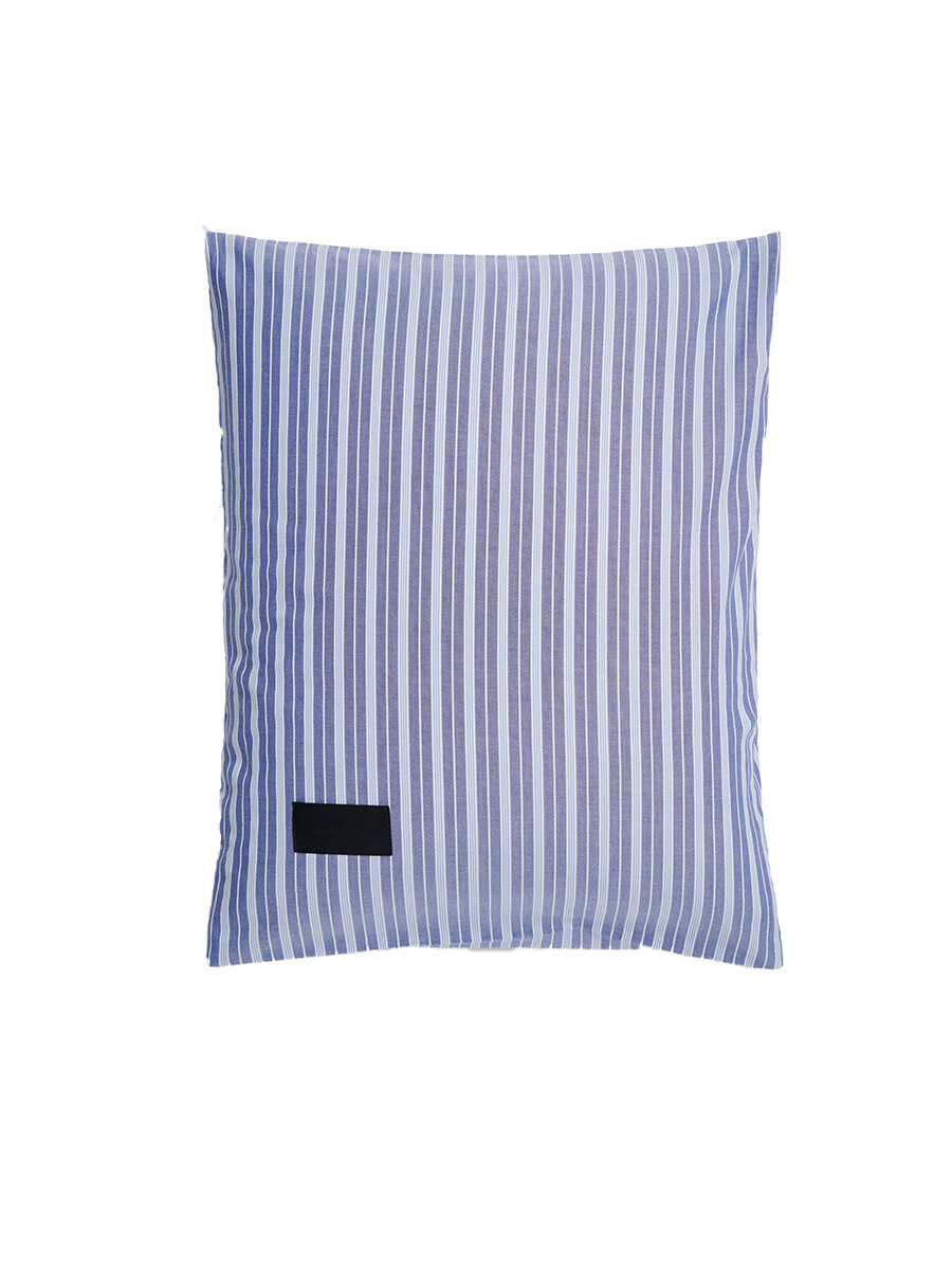 Wall Street Oxford Pillow Cover 50x70 cm fra Magniberg (Medium Blue Stripe)