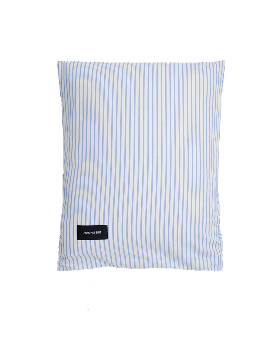 Wall Street Oxford Pillow Cover 50x70 cm fra Magniberg (White Stripe)